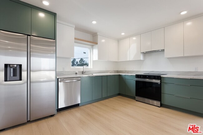 Building Photo - 8561 Belmont St