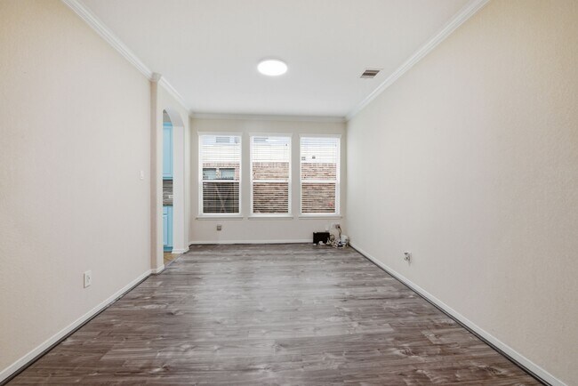 Building Photo - 5002 Rollingstone Rd