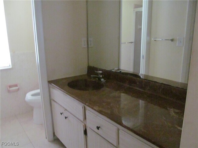 Building Photo - 1411 Caywood Cir S