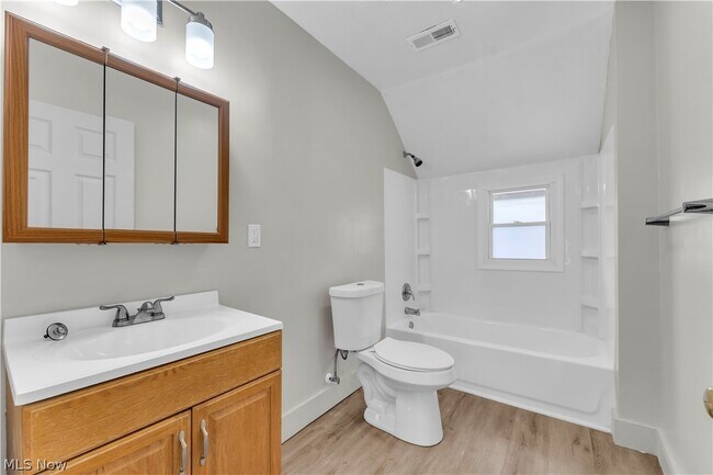 Building Photo - 3187 W 44th St