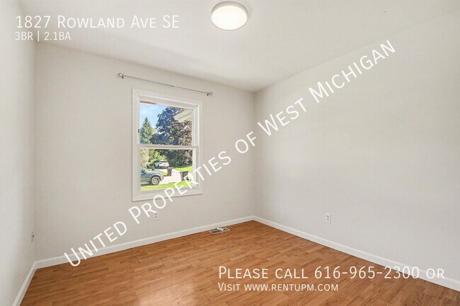 Building Photo - 1827 Rowland Ave SE
