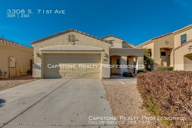 Primary Photo - Gorgeous 3 Bedroom 2 Bath Home In Phoenix!