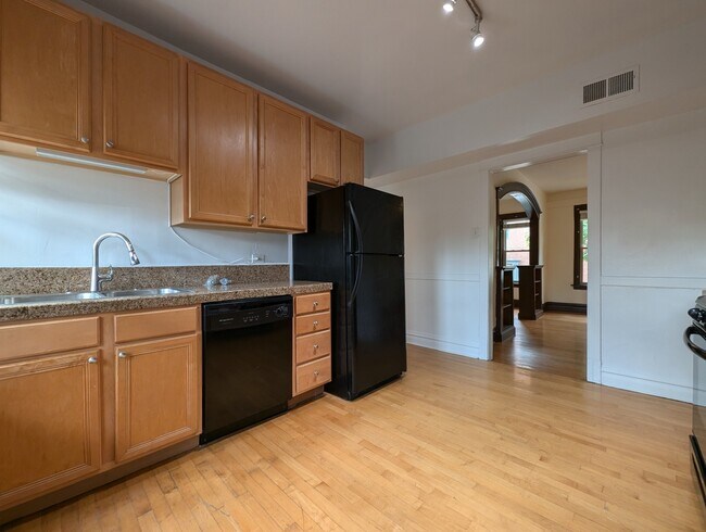 Building Photo - 3449 W Schubert Ave