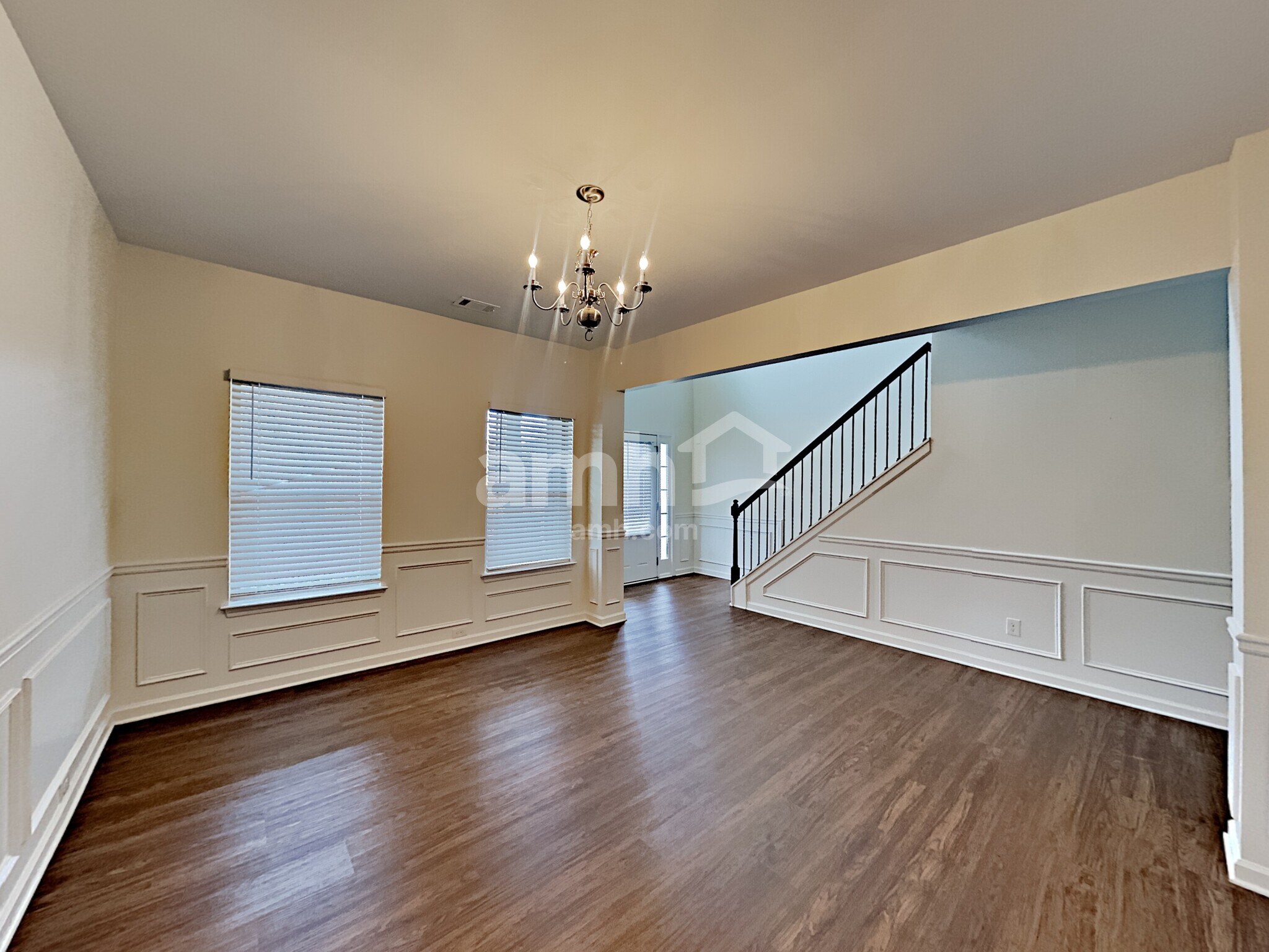 Building Photo - 402 Cleburne Pl