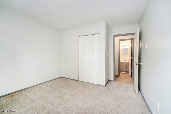 Building Photo - 1492 Ansonia Ave