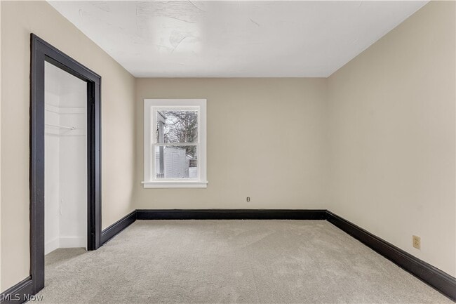 Building Photo - 1063 E 171st St