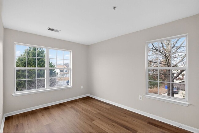 Building Photo - 5301 Seahorse Pl