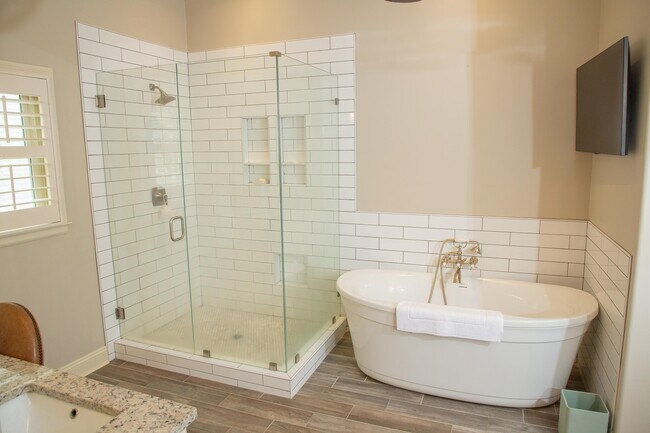 Building Photo - 10060 Avent Ridge Cove
