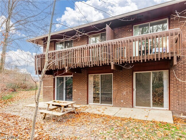 Building Photo - 2550 Chamberlain Rd