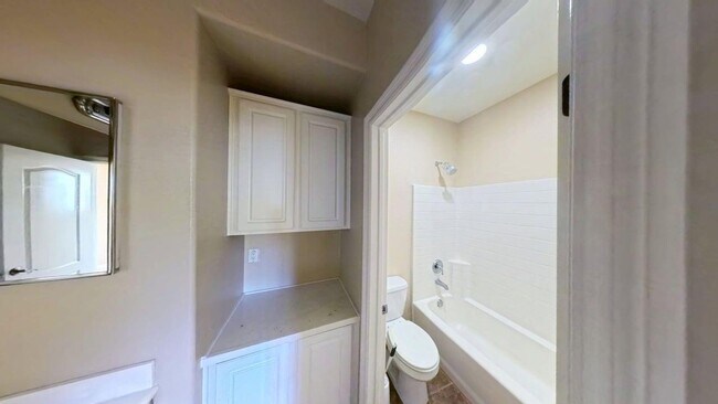 Building Photo - 7912 Hampshire Rd