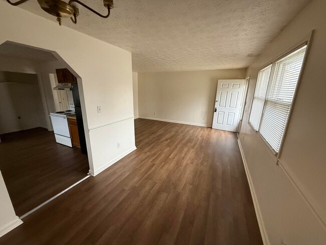 Building Photo - 341 Garden Park Dr