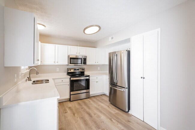 Building Photo - 146 Homestead Pl