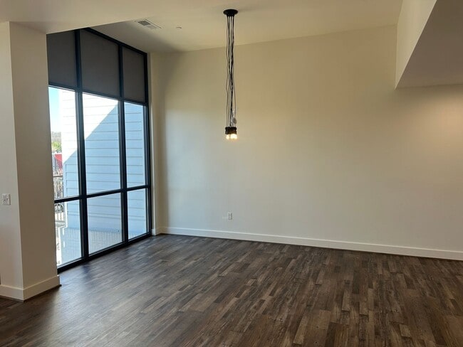 Building Photo - 165 Morrow Ave