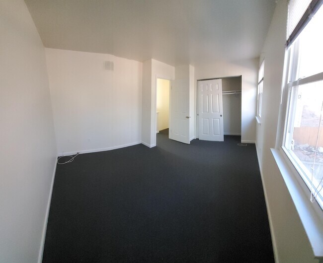Building Photo - 36 Cartwright Ct