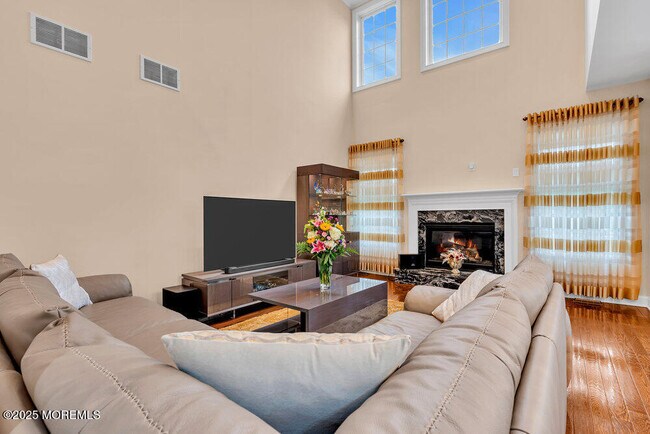 Building Photo - 47 McCormick Ave N