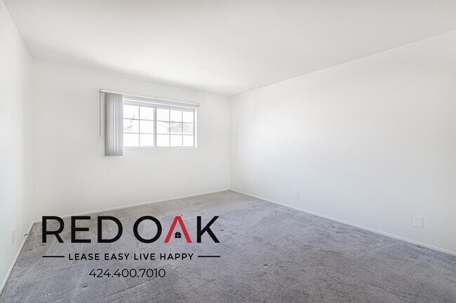 Building Photo - 10201 Woodbine St