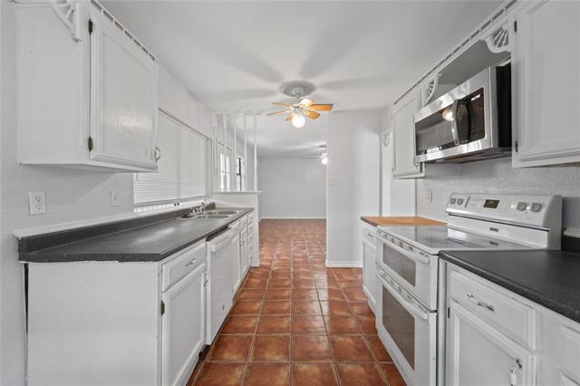 Building Photo - 9214 Vagas Dr