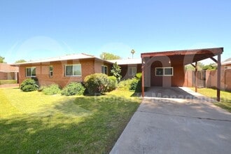 Building Photo - 1930 E Solano Dr