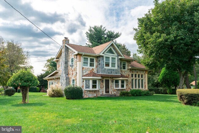 Building Photo - 694 Welsh Rd