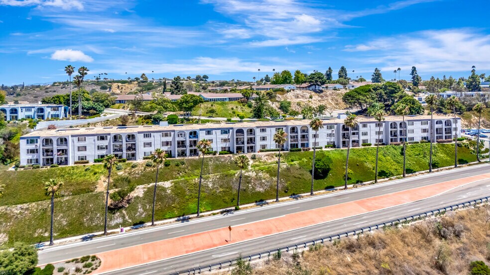 Building Photo - 3606 Vista Rey