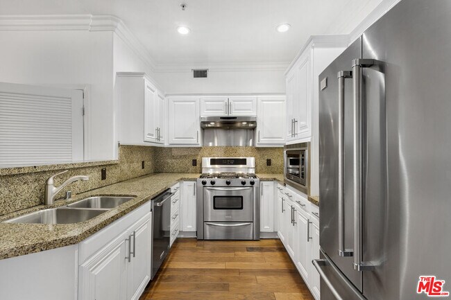 Building Photo - 3750 Santa Rosalia Dr