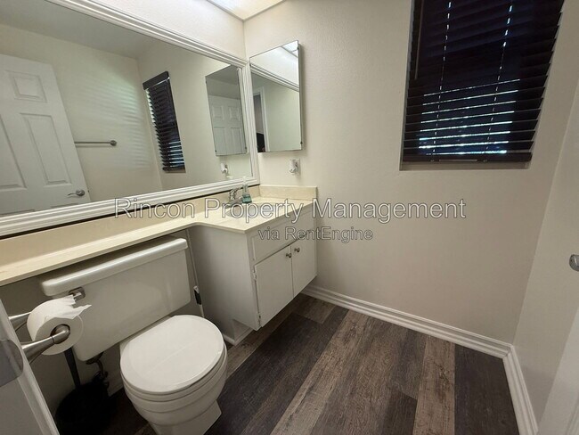 Building Photo - 694 Deerhunter Ln