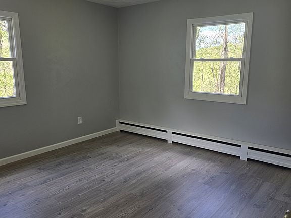 Building Photo - Newly remodeled single family home