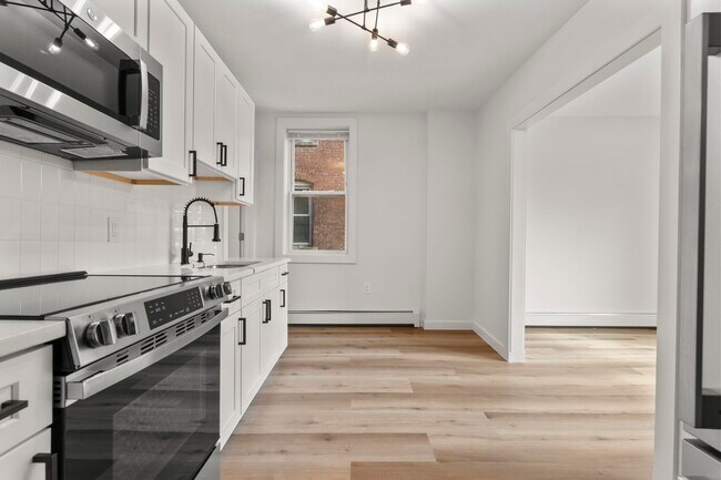 Building Photo - 425 N Main St