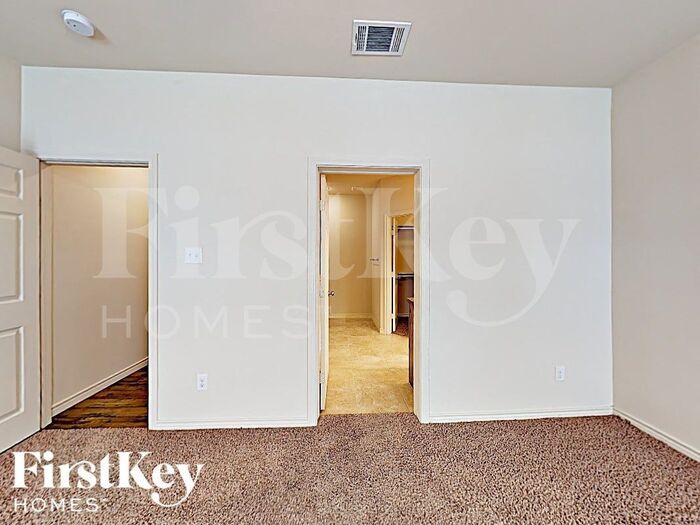 Building Photo - 638 Canvas Ct