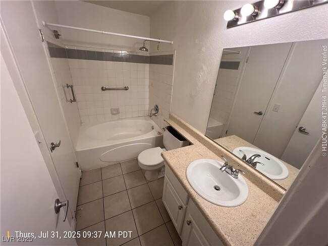 Building Photo - 3151 N Soaring Gulls Dr