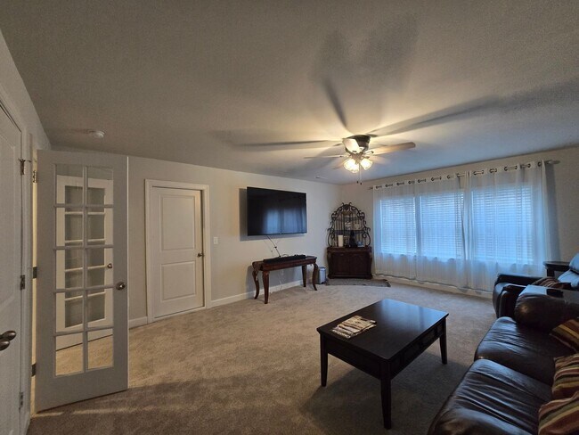 Building Photo - 74 Hawk Ridge Dr