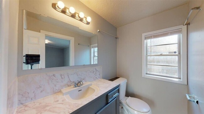 Building Photo - 4000 Margaret St