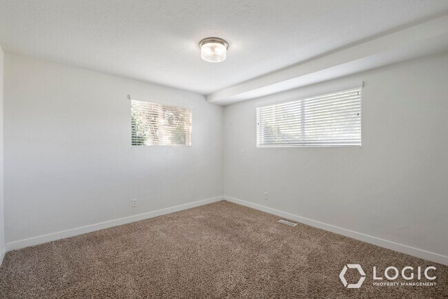 Building Photo - 23 W 1500 S