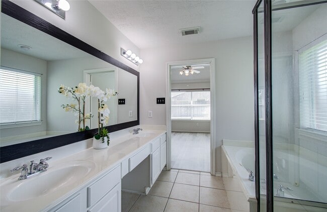 Building Photo - 15103 Petal Rose Ct