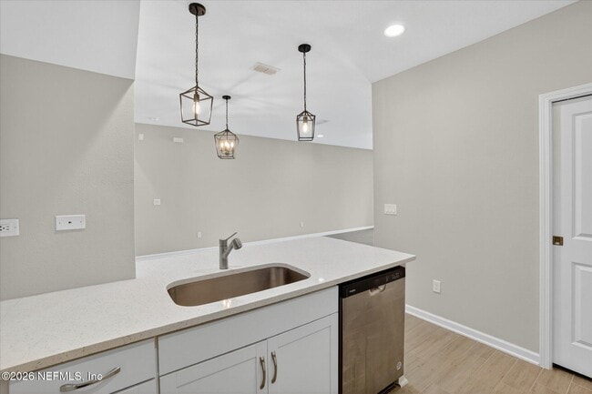 Building Photo - 698 Cherry Elm Dr