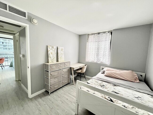 Building Photo - 441 Lewers St