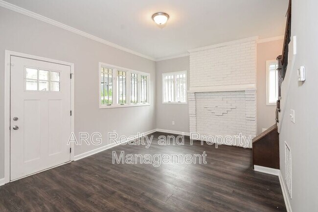 Building Photo - 393 Atwood St SW