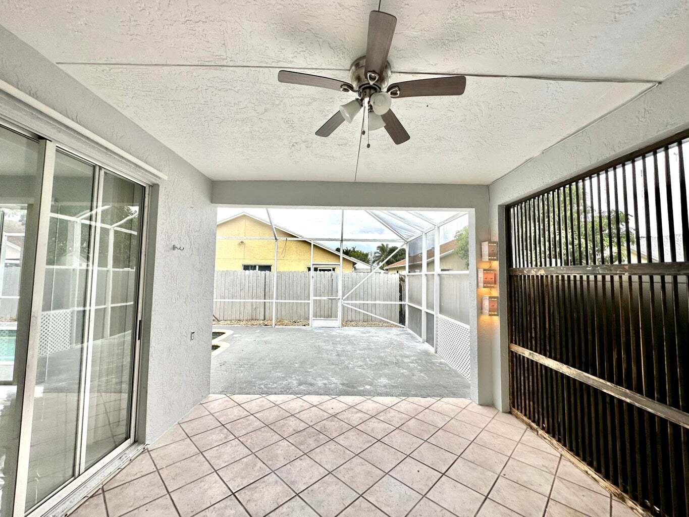 Building Photo - 1219 Baycourt Is