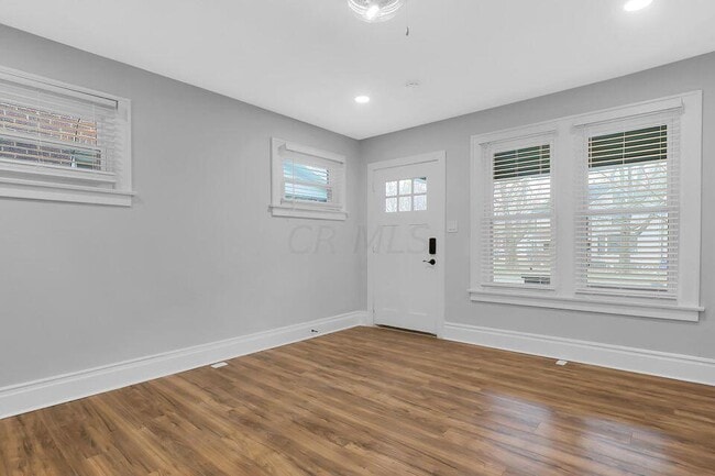 Building Photo - 549 Fairwood Ave
