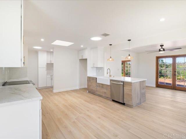 Building Photo - 2980 Los Alisos Dr