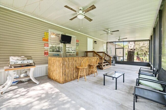 Building Photo - 13920 Hillcrest Dr