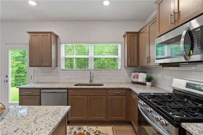 Building Photo - 220 Bloomfield Cir
