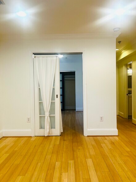 Building Photo - 1663 Newton St NW