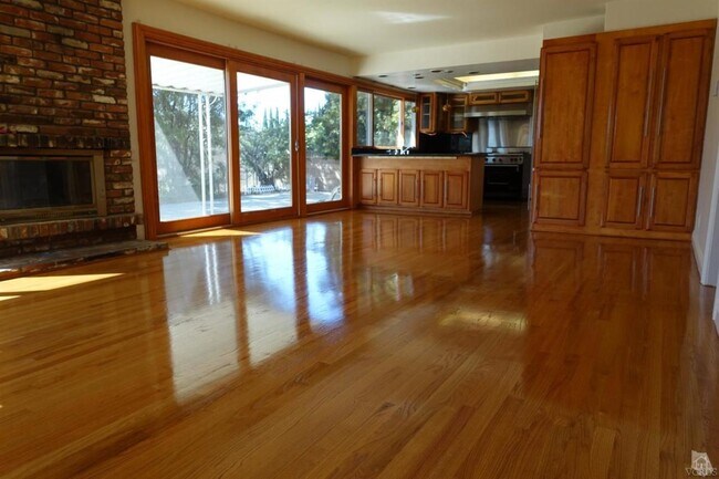 Building Photo - 2623 Velarde Dr