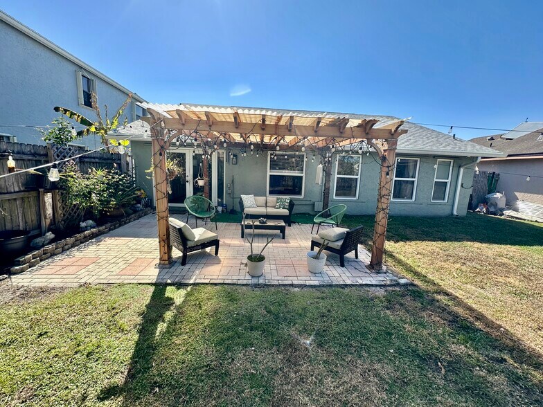 Building Photo - 4492 Brook Dr