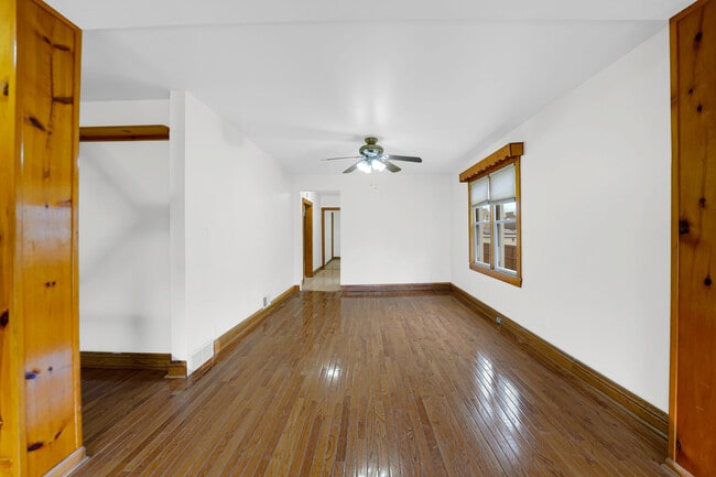 Building Photo - 5535 S Kildare Ave