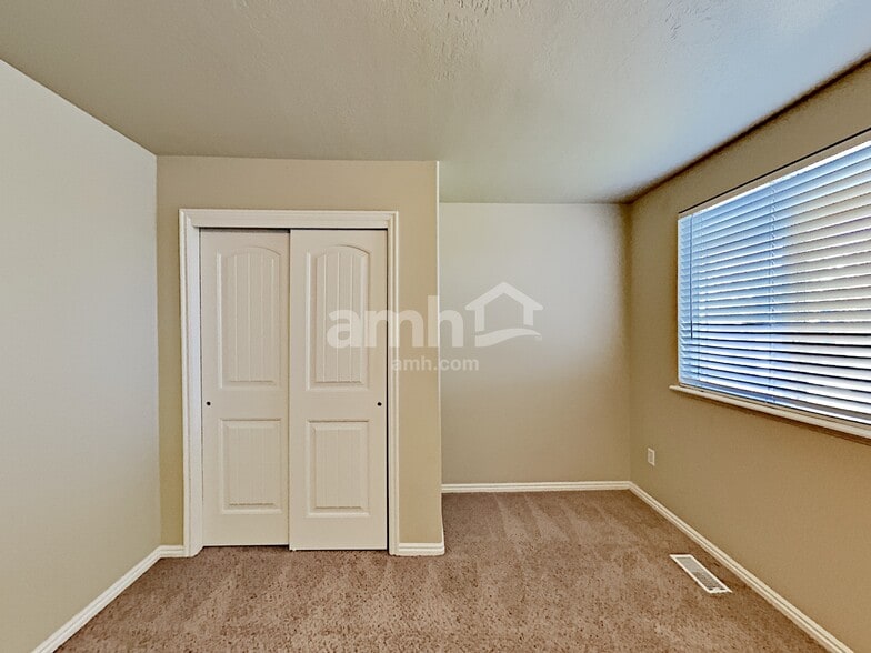 Building Photo - 5708 Plumbago Ave