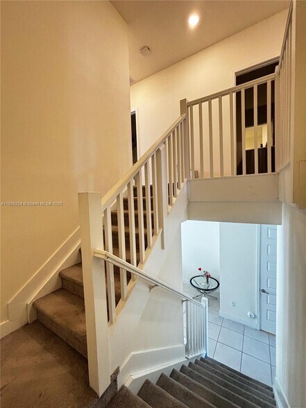 Building Photo - 15860 NW 91st Ct