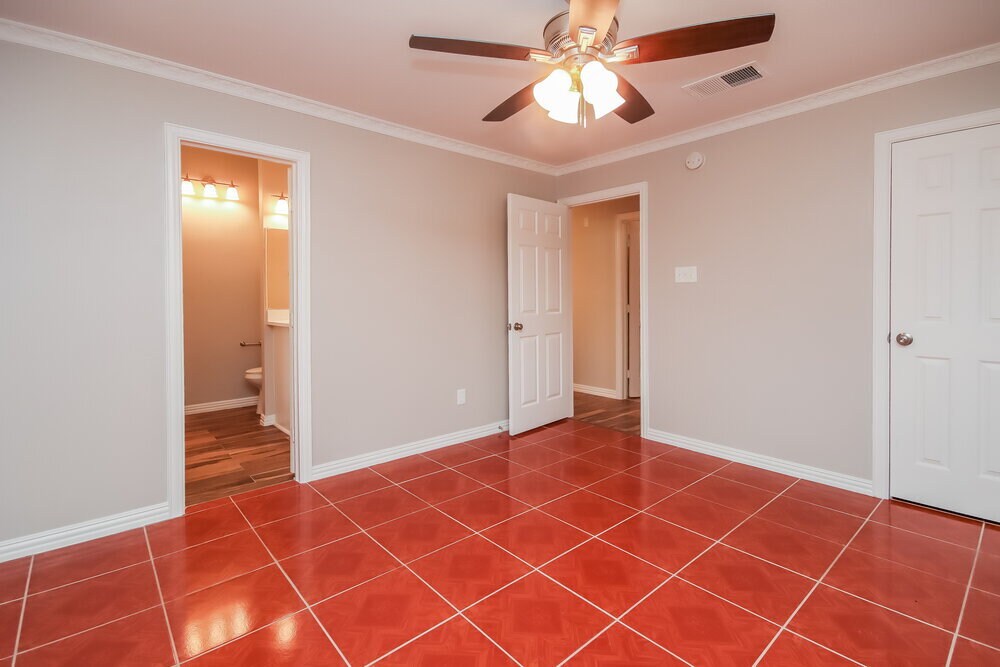 Building Photo - 15622 Thornbrook Dr