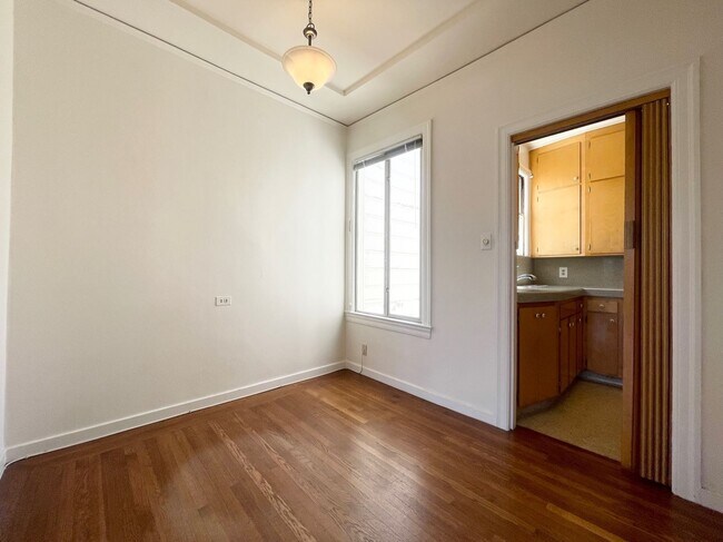 Building Photo - 3427 Broderick St